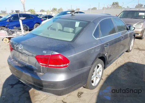 2012 Volkswagen Passat 2.5L Se z USA, uszkodzony, nr VIN 1VWBH7A31CC014024